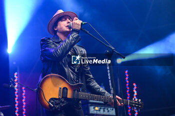 01/07/2024 - Carl Barat of The Libertines performs during Tour 2024 at Villa Ada Estate 2024, on July 1, 2024 in Rome, Italy. - THE LIBERTINES TOUR 2024 - CONCERTI - BAND STRANIERE