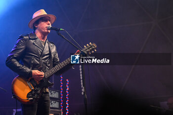 01/07/2024 - Carl Barat of The Libertines performs during Tour 2024 at Villa Ada Estate 2024, on July 1, 2024 in Rome, Italy. - THE LIBERTINES TOUR 2024 - CONCERTI - BAND STRANIERE