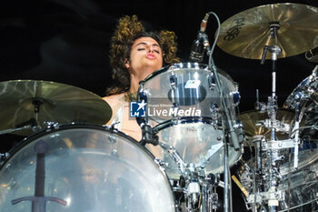 07/07/2024 - Daniel Robert Wagner of Greta Van Fleet, during their live performs in Piazza Sordello for their Starcatcher World Tour on July 7, 2024 in Mantua, Italy. - GRETA VAN FLEET - STARCATCHER WORLD TOUR - CONCERTI - BAND STRANIERE