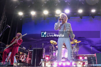 07/07/2024 - Joshua Michael Kiszka and Samuel Francis Kiszka of Greta Van Fleet, during their live performs in Piazza Sordello for their Starcatcher World Tour on July 7, 2024 in Mantua, Italy. - GRETA VAN FLEET - STARCATCHER WORLD TOUR - CONCERTI - BAND STRANIERE