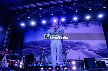 07/07/2024 - Joshua Michael Kiszka of Greta Van Fleet, during their live performs in Piazza Sordello for their Starcatcher World Tour on July 7, 2024 in Mantua, Italy. - GRETA VAN FLEET - STARCATCHER WORLD TOUR - CONCERTI - BAND STRANIERE