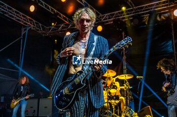 11/07/2024 - Justin Hawkins - THE DARKNESS - TOUR 2024 - CONCERTI - BAND STRANIERE