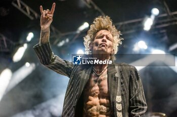 11/07/2024 - Justin Hawkins - THE DARKNESS - TOUR 2024 - CONCERTI - BAND STRANIERE