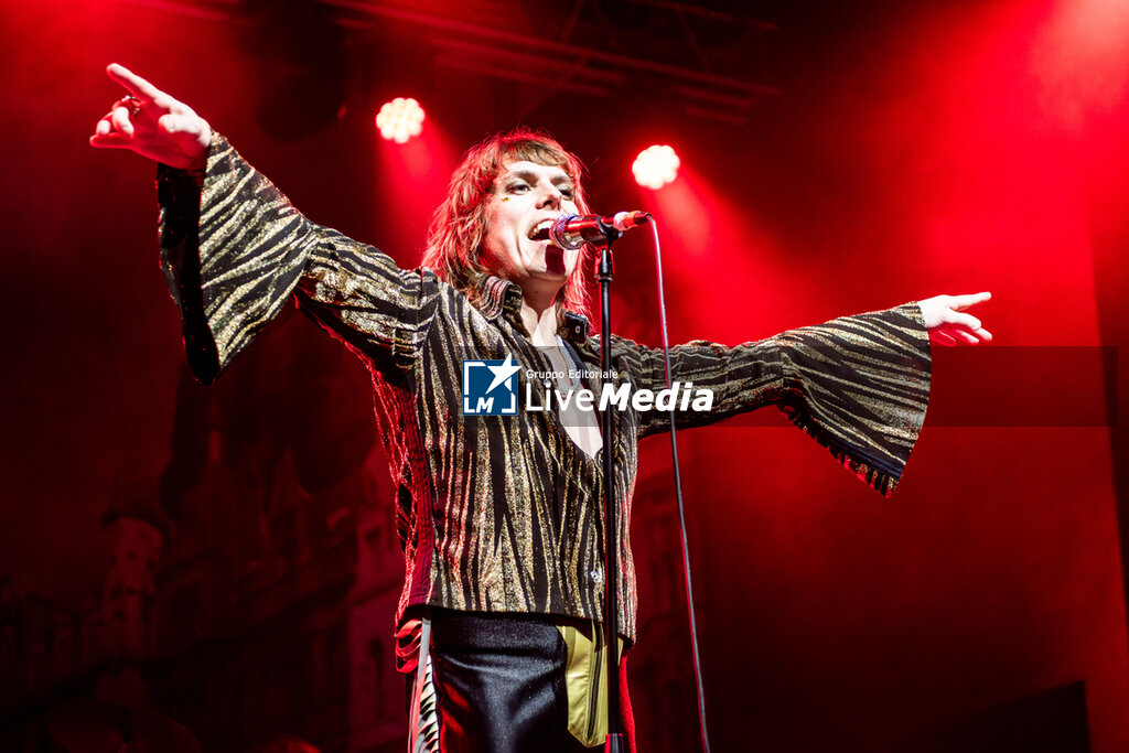 The Struts - The Grand Union Tour - CONCERTS - MUSIC BAND