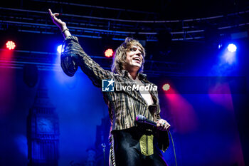 2024-10-21 - Luke Spiller of The Struts - THE STRUTS - THE GRAND UNION TOUR - CONCERTS - MUSIC BAND