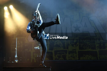 2024-11-16 - Canadian pop-punk band SUM41 during their “Tour Of The Setting Sum” at Unipol Arena, Casalecchio, (Bo), Italy, November 16, 2024 - photo: Michele Nucci - SUM 41 IN 