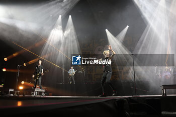 2024-11-16 - Canadian pop-punk band SUM41 during their “Tour Of The Setting Sum” at Unipol Arena, Casalecchio, (Bo), Italy, November 16, 2024 - photo: Michele Nucci - SUM 41 IN 