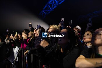 21/11/2024 - Fans/ Supporters of Blue - BLUE - LA GRANDE FESTA - CONCERTI - BAND STRANIERE