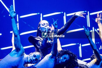 2024-04-24 - Annalisa on stage - ANNALISA - TUTTI NEL VORTICE TOUR 2024 - CONCERTS - ITALIAN SINGER AND ARTIST