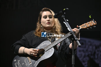 2024-04-21 - Armenian singer Rosa Linn performs before Italian singer Alfa - ROSA LINN - CONCERTS - ITALIAN SINGER AND ARTIST