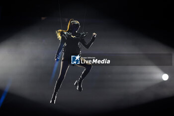 2024-04-29 - Annalisa Scarrone known professionally as Annalisa performs live on stage during Tutti nel Vortice Palasport at  Forum on April 29, 2024 in Assago, Italy - ANNALISA - TUTTI NEL VORTICE PALASPORT - CONCERTS - ITALIAN SINGER AND ARTIST