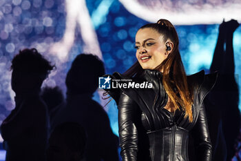 2024-04-29 - Annalisa Scarrone known professionally as Annalisa performs live on stage during Tutti nel Vortice Palasport at  Forum on April 29, 2024 in Assago, Italy - ANNALISA - TUTTI NEL VORTICE PALASPORT - CONCERTS - ITALIAN SINGER AND ARTIST