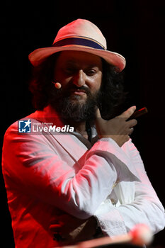 2024-05-18 - Cosimo Damiano Damato during the concert El Pelusa y la Negra on 18 May 2024 at the Auditorium Parco della Musica, in Rome, Italy. - MOLINARI E DAMATO ''EL PELUSA Y LA NEGRA'' - CONCERTS - ITALIAN SINGER AND ARTIST