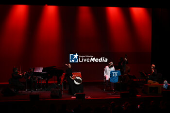 2024-05-18 - Cosimo Damiano Damato and Simona Molinari during the concert El Pelusa y la Negra on 18 May 2024 at the Auditorium Parco della Musica, in Rome, Italy. - MOLINARI E DAMATO ''EL PELUSA Y LA NEGRA'' - CONCERTS - ITALIAN SINGER AND ARTIST