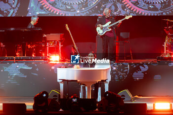 2024-05-19 - Antonello Venditti pseudonym of Antonio Venditti on a stage at Arena di Verona for his first live performs of his new tour “Notte Prima Degli Esami - 1984-2024 40th Anniversary” on May 19, 2024 in Verona, Italy. - ANTONELLO VENDITTI - NOTTE PRIMA DEGLI ESAMI - 1984-2024 40TH ANNIVERSARY - CONCERTS - ITALIAN SINGER AND ARTIST