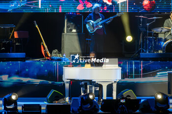 2024-05-19 - Antonello Venditti pseudonym of Antonio Venditti on a stage at Arena di Verona for his first live performs of his new tour “Notte Prima Degli Esami - 1984-2024 40th Anniversary” on May 19, 2024 in Verona, Italy. - ANTONELLO VENDITTI - NOTTE PRIMA DEGLI ESAMI - 1984-2024 40TH ANNIVERSARY - CONCERTS - ITALIAN SINGER AND ARTIST