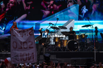 2024-06-08 - Vasco Rossi performs live on stage during Vasco Live 2024 at  San Siro Stadium on June 08, 2024 in Milan, Italy - VASCO ROSSI - VASCO LIVE 2024 - CONCERTS - ITALIAN SINGER AND ARTIST