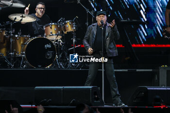 2024-06-08 - Vasco Rossi performs live on stage during Vasco Live 2024 at  San Siro Stadium on June 08, 2024 in Milan, Italy - VASCO ROSSI - VASCO LIVE 2024 - CONCERTS - ITALIAN SINGER AND ARTIST