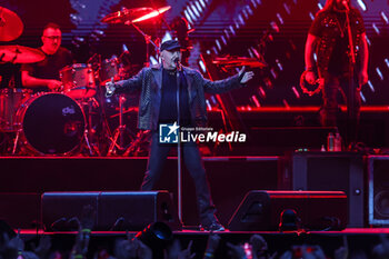 2024-06-08 - Vasco Rossi performs live on stage during Vasco Live 2024 at  San Siro Stadium on June 08, 2024 in Milan, Italy - VASCO ROSSI - VASCO LIVE 2024 - CONCERTS - ITALIAN SINGER AND ARTIST