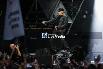 2024-06-08 - Vasco Rossi performs live on stage during Vasco Live 2024 at  San Siro Stadium on June 08, 2024 in Milan, Italy - VASCO ROSSI - VASCO LIVE 2024 - CONCERTS - ITALIAN SINGER AND ARTIST