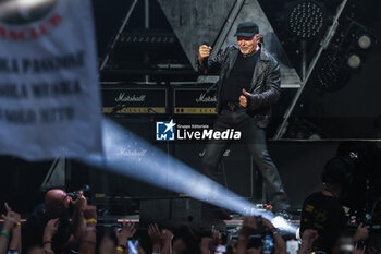 2024-06-08 - Vasco Rossi performs live on stage during Vasco Live 2024 at  San Siro Stadium on June 08, 2024 in Milan, Italy - VASCO ROSSI - VASCO LIVE 2024 - CONCERTS - ITALIAN SINGER AND ARTIST