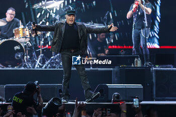 2024-06-08 - Vasco Rossi performs live on stage during Vasco Live 2024 at  San Siro Stadium on June 08, 2024 in Milan, Italy - VASCO ROSSI - VASCO LIVE 2024 - CONCERTS - ITALIAN SINGER AND ARTIST