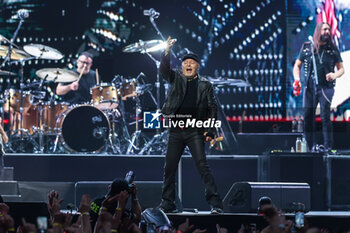 2024-06-08 - Vasco Rossi performs live on stage during Vasco Live 2024 at  San Siro Stadium on June 08, 2024 in Milan, Italy - VASCO ROSSI - VASCO LIVE 2024 - CONCERTS - ITALIAN SINGER AND ARTIST