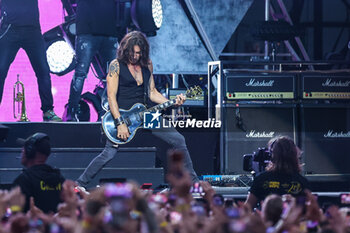 2024-06-08 - Stef Burns performs live on stage during Vasco Live 2024 at  San Siro Stadium on June 08, 2024 in Milan, Italy - VASCO ROSSI - VASCO LIVE 2024 - CONCERTS - ITALIAN SINGER AND ARTIST