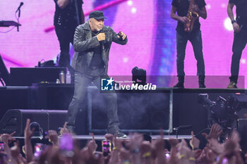 2024-06-08 - Vasco Rossi performs live on stage during Vasco Live 2024 at  San Siro Stadium on June 08, 2024 in Milan, Italy - VASCO ROSSI - VASCO LIVE 2024 - CONCERTS - ITALIAN SINGER AND ARTIST