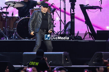 2024-06-08 - Vasco Rossi performs live on stage during Vasco Live 2024 at  San Siro Stadium on June 08, 2024 in Milan, Italy - VASCO ROSSI - VASCO LIVE 2024 - CONCERTS - ITALIAN SINGER AND ARTIST