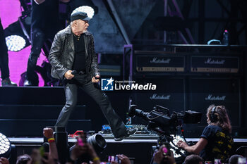 2024-06-08 - Vasco Rossi performs live on stage during Vasco Live 2024 at  San Siro Stadium on June 08, 2024 in Milan, Italy - VASCO ROSSI - VASCO LIVE 2024 - CONCERTS - ITALIAN SINGER AND ARTIST