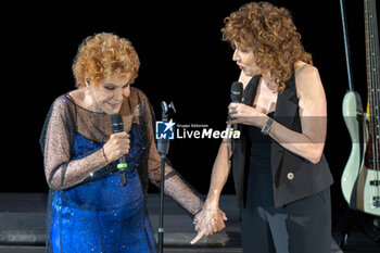 2024-06-06 - Fiorella Mannoia and Ornella Vanoni during the the Ornella Vanoni Senza Fine Tour Concert at Terme di Caracalla in Rome, Italy, on june 06, 2024 - ORNELLA VANONI - SENZA FINE TOUR - CONCERTS - ITALIAN SINGER AND ARTIST