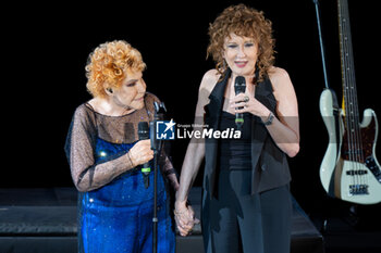 2024-06-06 - Fiorella Mannoia and Ornella Vanoni during the the Ornella Vanoni Senza Fine Tour Concert at Terme di Caracalla in Rome, Italy, on june 06, 2024 - ORNELLA VANONI - SENZA FINE TOUR - CONCERTS - ITALIAN SINGER AND ARTIST