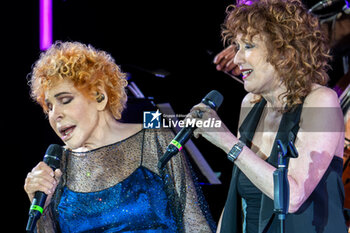 2024-06-06 - Fiorella Mannoia and Ornella Vanoni during the the Ornella Vanoni Senza Fine Tour Concert at Terme di Caracalla in Rome, Italy, on june 06, 2024 - ORNELLA VANONI - SENZA FINE TOUR - CONCERTS - ITALIAN SINGER AND ARTIST