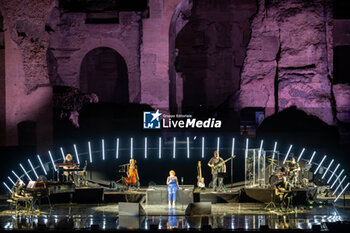 2024-06-06 - Ornella Vanoni during the the Ornella Vanoni Senza Fine Tour Concert at Terme di Caracalla in Rome, Italy, on june 06, 2024 - ORNELLA VANONI - SENZA FINE TOUR - CONCERTS - ITALIAN SINGER AND ARTIST