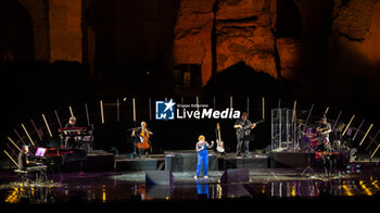 2024-06-06 - Ornella Vanoni during the the Ornella Vanoni Senza Fine Tour Concert at Terme di Caracalla in Rome, Italy, on june 06, 2024 - ORNELLA VANONI - SENZA FINE TOUR - CONCERTS - ITALIAN SINGER AND ARTIST