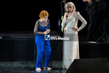 2024-06-06 - Drusilla Foer and Ornella Vanoni during the the Ornella Vanoni Senza Fine Tour Concert at Terme di Caracalla in Rome, Italy, on june 06, 2024 - ORNELLA VANONI - SENZA FINE TOUR - CONCERTS - ITALIAN SINGER AND ARTIST