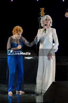 2024-06-06 - Drusilla Foer and Ornella Vanoni during the the Ornella Vanoni Senza Fine Tour Concert at Terme di Caracalla in Rome, Italy, on june 06, 2024 - ORNELLA VANONI - SENZA FINE TOUR - CONCERTS - ITALIAN SINGER AND ARTIST