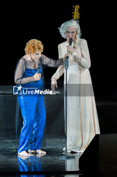 2024-06-06 - Drusilla Foer and Ornella Vanoni during the the Ornella Vanoni Senza Fine Tour Concert at Terme di Caracalla in Rome, Italy, on june 06, 2024 - ORNELLA VANONI - SENZA FINE TOUR - CONCERTS - ITALIAN SINGER AND ARTIST