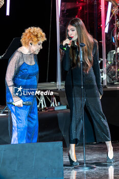 2024-06-06 - Ditonellapiaga and Ornella Vanoni during the the Ornella Vanoni Senza Fine Tour Concert at Terme di Caracalla in Rome, Italy, on june 06, 2024 - ORNELLA VANONI - SENZA FINE TOUR - CONCERTS - ITALIAN SINGER AND ARTIST