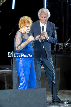 2024-06-06 - Mario Lavezzi and Ornella Vanoni during the the Ornella Vanoni Senza Fine Tour Concert at Terme di Caracalla in Rome, Italy, on june 06, 2024 - ORNELLA VANONI - SENZA FINE TOUR - CONCERTS - ITALIAN SINGER AND ARTIST