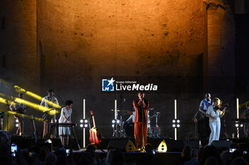 2024-06-19 - Diodadato during the Concert Ho Acceso un Fuoco, Estate 24 at Temple of Venus,Coliseum Archaeological Park in Rome, Italy on July 19th, 2024 - DIODATO - HO ACCESO UN FUOCO - ESTATE 24 - CONCERTS - ITALIAN SINGER AND ARTIST