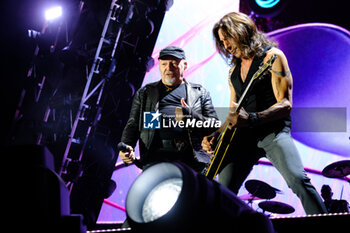 2024-06-25 - Vasco Rossi e Stef Burns - VASCO ROSSI - LIVE - CONCERTS - ITALIAN SINGER AND ARTIST