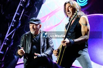 2024-06-25 - Vasco Rossi e Stef Burns - VASCO ROSSI - LIVE - CONCERTS - ITALIAN SINGER AND ARTIST