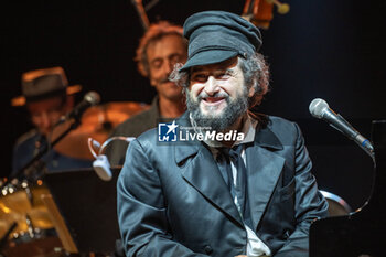 2024-07-01 - Vinicio Capossela (Italian singer-songwriter, poet and novelist) performs live - VINICIO CAPOSSELA - VECCHI TASTI - CONCERTS - ITALIAN SINGER AND ARTIST