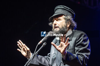 2024-07-01 - Vinicio Capossela (Italian singer-songwriter, poet and novelist) performs live - VINICIO CAPOSSELA - VECCHI TASTI - CONCERTS - ITALIAN SINGER AND ARTIST