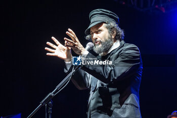 2024-07-01 - Vinicio Capossela (Italian singer-songwriter, poet and novelist) performs live - VINICIO CAPOSSELA - VECCHI TASTI - CONCERTS - ITALIAN SINGER AND ARTIST