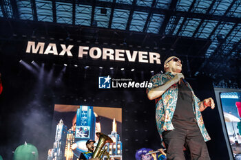 Max Pezzali - Max Forever - Hits only - CONCERTS - ITALIAN SINGER AND ARTIST
