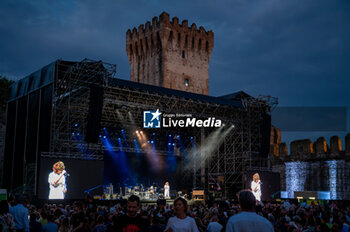 2024-07-22 - Angela Baraldi Angela Baraldi opens Francesco De Gregori's concert - FRANCESCO DE GREGORI DAL VIVO 2024 - CONCERTS - ITALIAN SINGER AND ARTIST