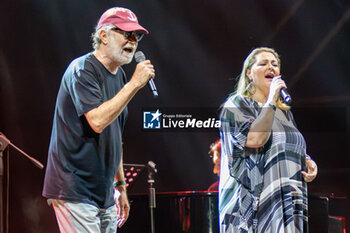 2024-07-22 - Francesco De Gregori on stage with Francesca La Colla - FRANCESCO DE GREGORI DAL VIVO 2024 - CONCERTS - ITALIAN SINGER AND ARTIST